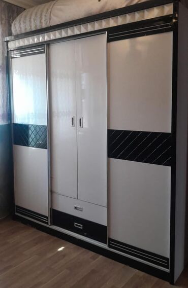İşlənmiş, Kupe, 4 qapılı Düz dolab, Qarderob, paltar dolabı