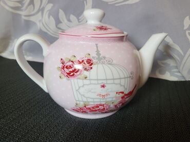 Čajnici: Bokal nov,vintaz porcelanski. Nov bokal. Visina. 12cm na lalafo.rs — 1 Čajnici: Bokal nov,vintaz porcelanski. Nov bokal. Visina. 12cm — 1