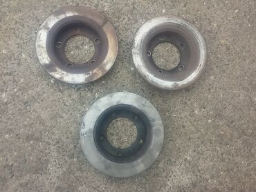 Auto delovi: Diskovi kocnica Lada Niva. Polovno, ocuvano, skinute sa rastavljenih — 5