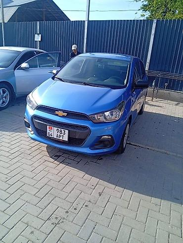 Транспорт: Chevrolet Spark: 2017 г., 1 л, Автомат, Бензин, Хэтчбэк — 4