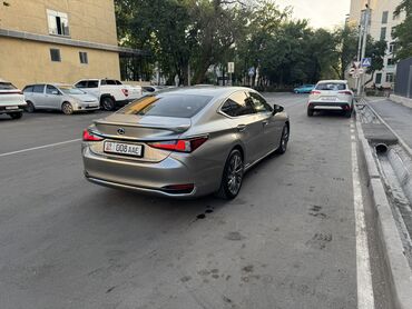 Lexus: Lexus ES: 2018 г., 2.5 л, Гибрид, Седан