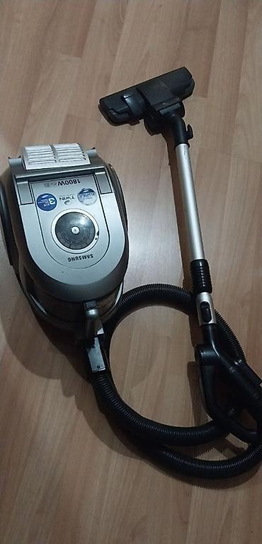 tossoran: Samsung tozsoran – 1800W gücündə, siklon tipli (kisəsiz) sistem. - Güc — 2