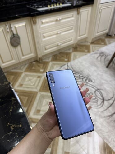 xiaomi mi 10: Samsung Galaxy A7 2018, 64 GB, Barmaq izi, Face ID