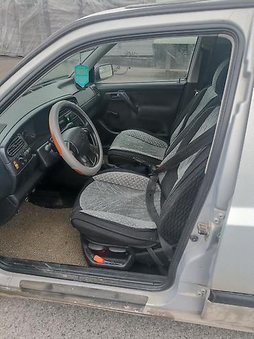 Volkswagen: Volkswagen Vento: 1993 г., 1.8 л, Бензин, Седан — 6
