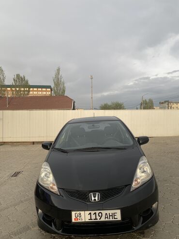 продаю машину в рассрочку: Honda Fit: 2010 г., 1.5 л, Автомат, Бензин, Хэтчбэк