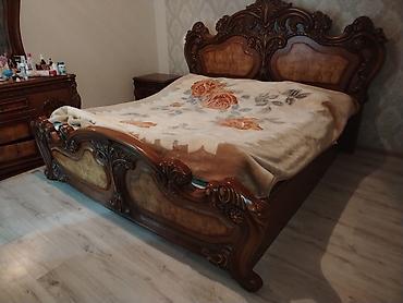 krvatlar: Klassik üslubda yataq otağı dəsti Tərkibi: - Cüt nəfərlik çarpayı – — 2