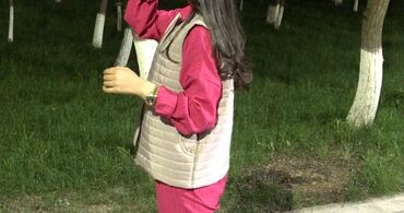 молодежная одежда оптом бишкек: Розовая двойка и бежевый жилет Можно носить на весну и на лето