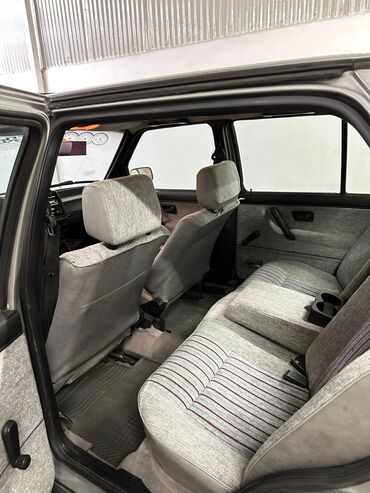 Volkswagen: Volkswagen Jetta: 1988 г., 1.8 л, Механика, Бензин, Седан — 8