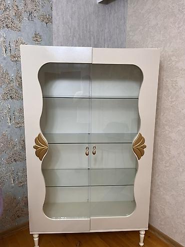 Оборудование для магазинов: Şüşə vitrin şkaf - Material: ağ rəngli korpus, qalın temperli şüşədən — 2