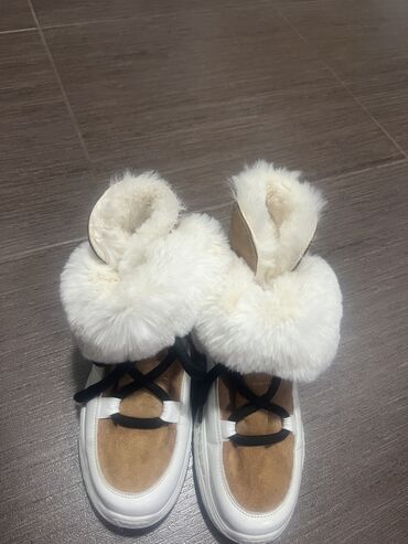 ugg debeli djon: Ugg čizme, bоја - Maslinasto zelena, 37