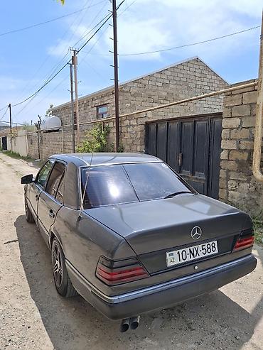 Mercedes-Benz: Mercedes-Benz E-Class: 2 l | 1990 il Sedan — 5