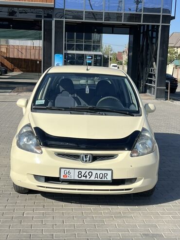 Honda: Honda Jazz: 2002 г., 1.3 л, Механика, Бензин, Хэтчбэк