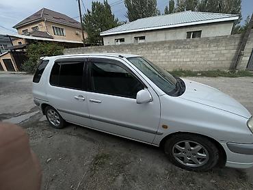 вум ау: Toyota Raum: 2002 г., Бензин, Минивэн — 2