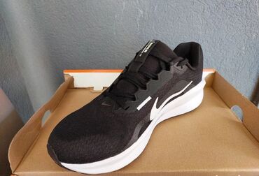 Women's Sneakers and athletic shoes: Original patike Najk patike (slike 1-6) velicina 44 Cena 4500 din — 4