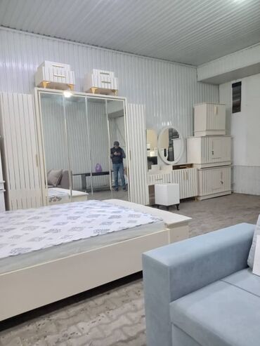 Спальные гарнитуры: Спальный гарнитур, Новый, Двуспальная кровать, Шкаф, Трюмо, Кыргызстан, МДФ, Бесплатная доставка, цвет - Бежевый at lalafo.kg — 3 Спальные гарнитуры: Спальный гарнитур, Новый, Двуспальная кровать, Шкаф, Трюмо, Кыргызстан, МДФ, Бесплатная доставка, цвет - Бежевый — 3