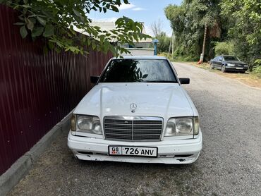 мерс унверсал: Mercedes-Benz W124: 1990 г., 2.3 л, Механика, Бензин, Седан