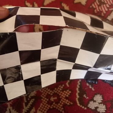 Şahmatlar: Məndə 3 dəst Şaxmat var ki, evdə yer tutduğundan satıram. 1) Böyük — 13