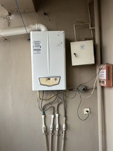 Uzunmüddətli kirayə mənzillər: 1 otaqlı mənzil – tam mebel və məişət texnikası ilə Razin akkord — 10