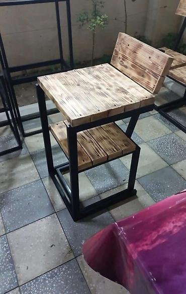 bar stullar: Loft üslubunda masa və stul dəsti. Dəst təbii görünüşlü ağac səth və — 5