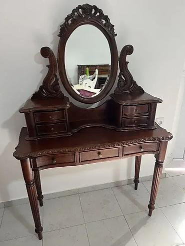 50cm: Toaletni sto / sminkernica Dobro stanje sirina 101 cm dubina 41.5 cm — 4