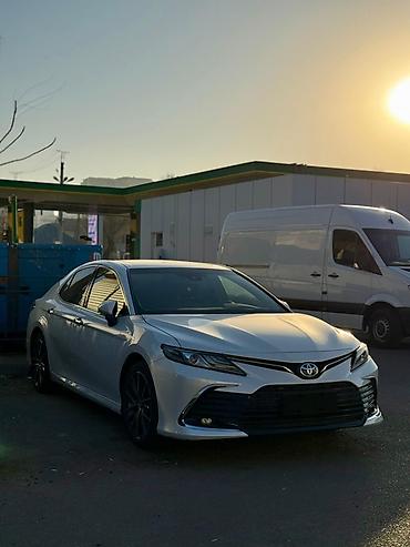 Toyota: Toyota Camry: 2022 г., Седан — 3