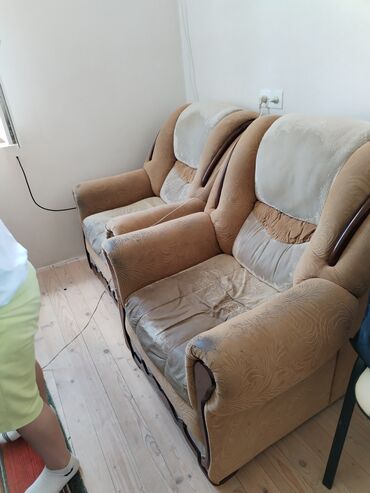 Комплекты диванов и кресел: Б/у, Диван, 2 кресла, Без подьемного механизма, Раскладной