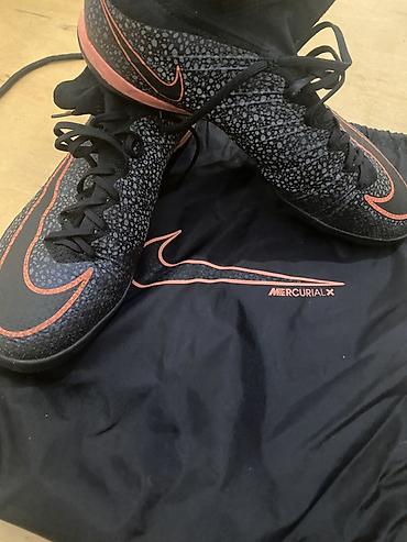 messi topu: Nike MercurialX futbol butsası 

GO Sport-dan alınıb — 1