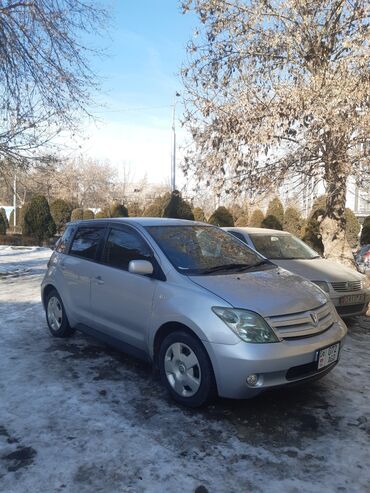 Toyota: Toyota ist: 2003 г., 1.5 л, Автомат, Бензин, Универсал