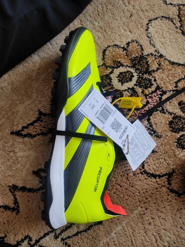 бутсы адидас без шнурков: Бутсы Adidas Predator ярко-желтого цвета с черными шнурками и
