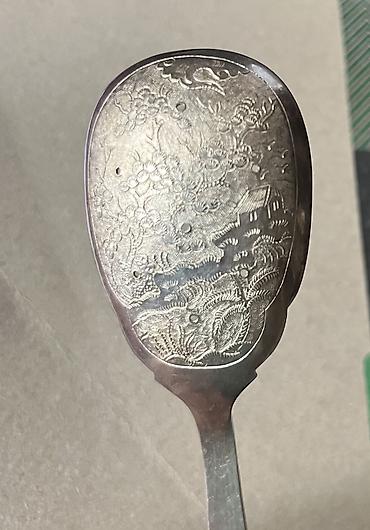 Kolleksiya qaşıqları: Старинный вьетнамский серебро. 875пр. 
154 гр 
Длина 17 см — 9