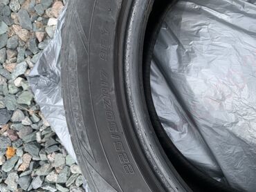 шыны 215 55 17: Продаю комплект 4шт Шина размером 225/50R17. Подходит для различных