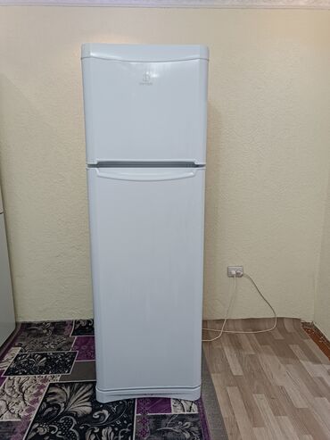 Холодильники: Холодильник Indesit, Б/у, Двухкамерный, De frost (капельный), 60 * 190 * 60