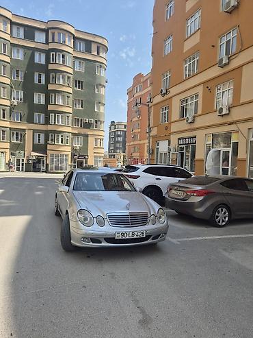 Mercedes-Benz: Mercedes-Benz E-Class sedan - Gümüşü rəng, 4 qapılı kuzov - AMG — 8