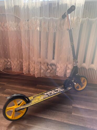 самакат скутер: Продам б/у большой самокат для подросток at lalafo.kg самакат скутер: Продам б/у большой самокат для подросток