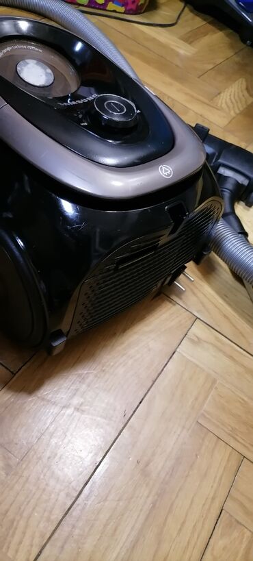 Klasični usisivači: Usisivač SAMSUNG bez kese dobar ispravan kompletan Tih dobro vuče na lalafo.rs — 9 Klasični usisivači: Usisivač SAMSUNG bez kese dobar ispravan kompletan Tih dobro vuče — 9