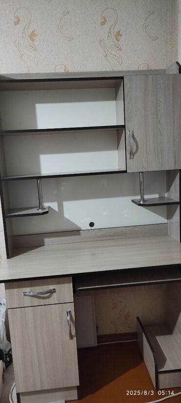 продажа офисных кресел: Компьютердик үстөлү, Жаңы, Текчелери бар