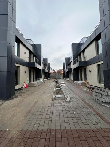 продаю дом токмак: Дом, 270 м², 4 комнаты, Собственник, ПСО (под самоотделку)