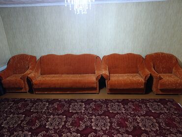 современный платяной шкаф: Гостиный комплект мягкой мебели, «тройка»: - 1 большой диван + 2