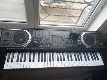 Sintezatorlar: Ayaqlarka birgə 280 azn. Tək özü 250azn -da lalafo.az — 9 Sintezatorlar: Ayaqlarka birgə 280 azn. Tək özü 250azn — 9