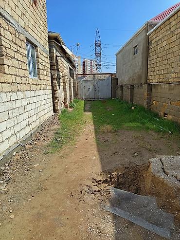 Həyət evləri və villaların satışı: TƏCİLİ SATILIR . 2 mərtəbəli 4.5 sotun içərisində 200 kv/m olan — 17