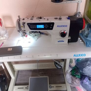 Бытовая техника: Швейная машина Компьютеризованная, Швейно-вышивальная, Автомат