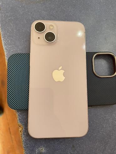 Apple iPhone 14, 128 ГБ. Смартфон в светлом оттенке корпуса с