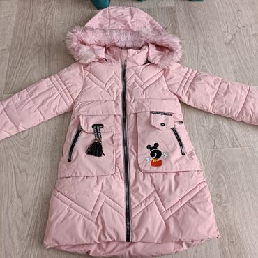 куртка детиски: Куртка зимняя в отличном состоянии на ребёнка 1. 2го класса находимся