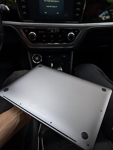 Ноутбуки Apple (MacBook): Apple MacBook Air 13" - Цвет: серебристый (Silver) - Корпус из — 6