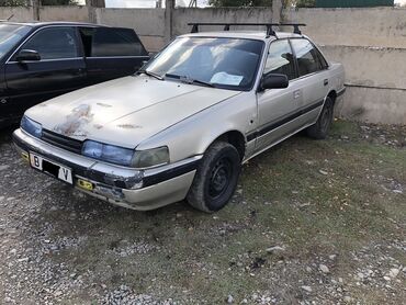 mitsubishi автомобиль: Mazda 626: 1989 г., 2 л, Механика, Бензин, Седан