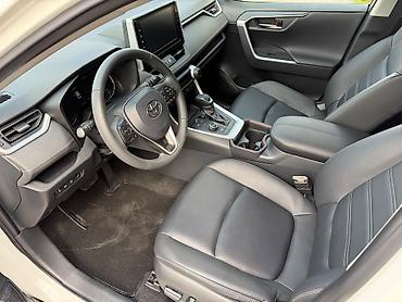 byd e2 2025: Toyota RAV4: 2020 г. — 5