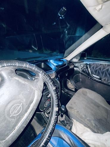 авто кочкор: Opel Astra: 1996 г., 1.6 л, Кол менен иштөөчү, Бензин, Универсал — 2