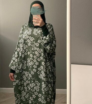 зеленое платье с открытой спиной: Повседневное платье, Лето, Длинная модель, Прямое, One size