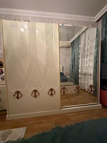 parça dolablar: Klassik üslubda sürgülü qapılı qarderob - Rəng: krem/şampan tonları — 1
