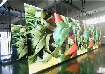 Интерактивные панели: LED-экраны и видеопанели для АЗС, магазинов, сцен и интерьеров - — 3